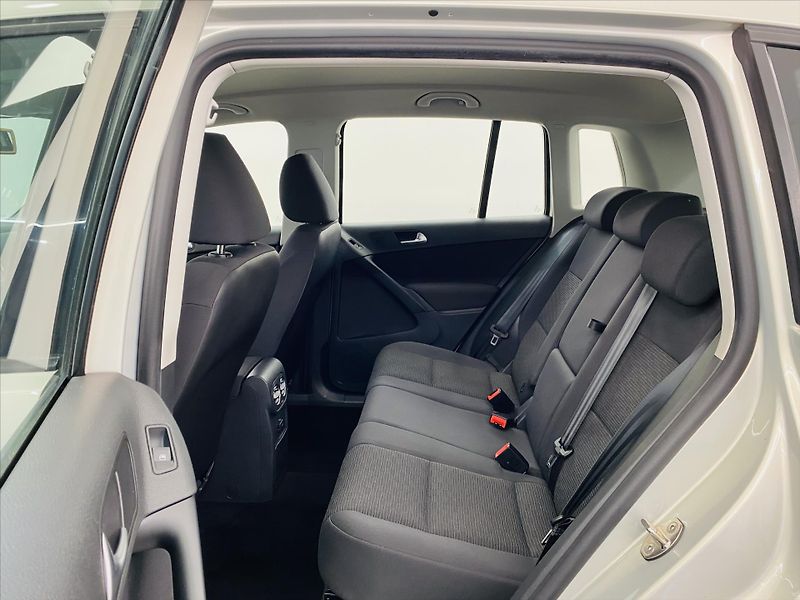 Volkswagen Tiguan 2,0 TDI 81 kW Trend & Fun - fotka 6 z 27
