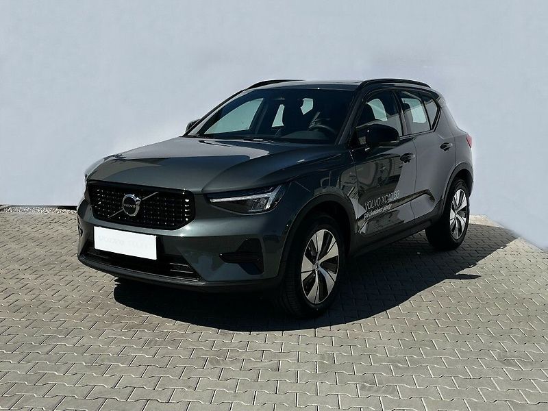 Volvo XC40 PLUS DARK B3 120kW - fotografie inzerátu
