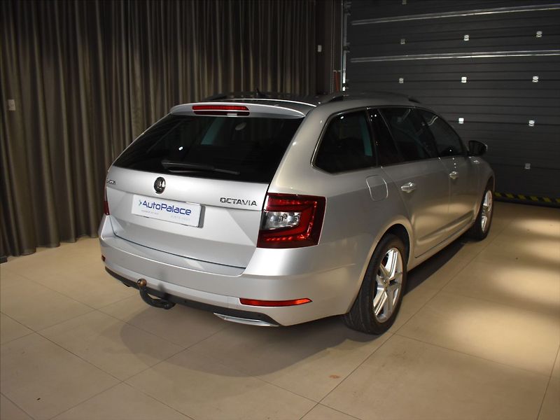 Škoda Octavia 2,0 2,0TDi Style Tažné,Canton - fotka 4 z 21