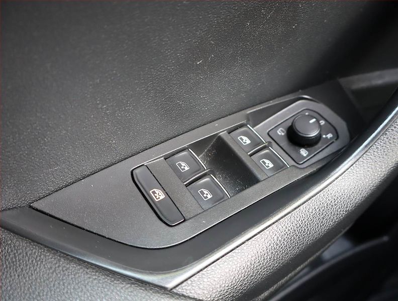 Škoda Karoq (2018) Style Plus 1.5 TSI - fotka 16 z 19