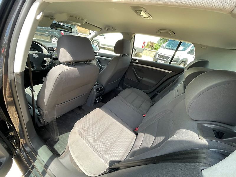 Volkswagen Golf 2.0TDI 103kW*Nova STK* - fotka 17 z 25