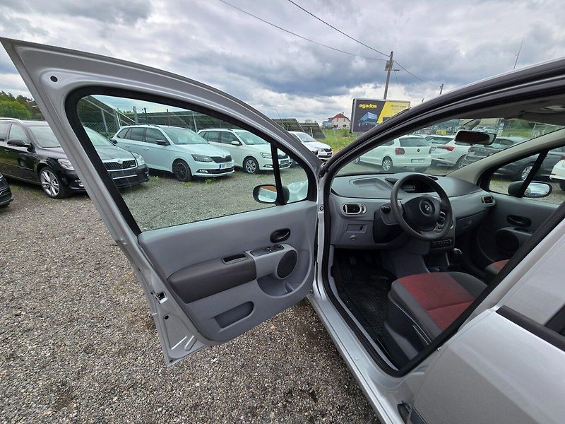 Renault Modus (2007) 1.2 55KW klima 2 - fotka 9 z 23