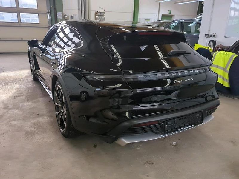 Porsche Taycan Cross Turisno 4S 93kWH - fotka 3 z 8