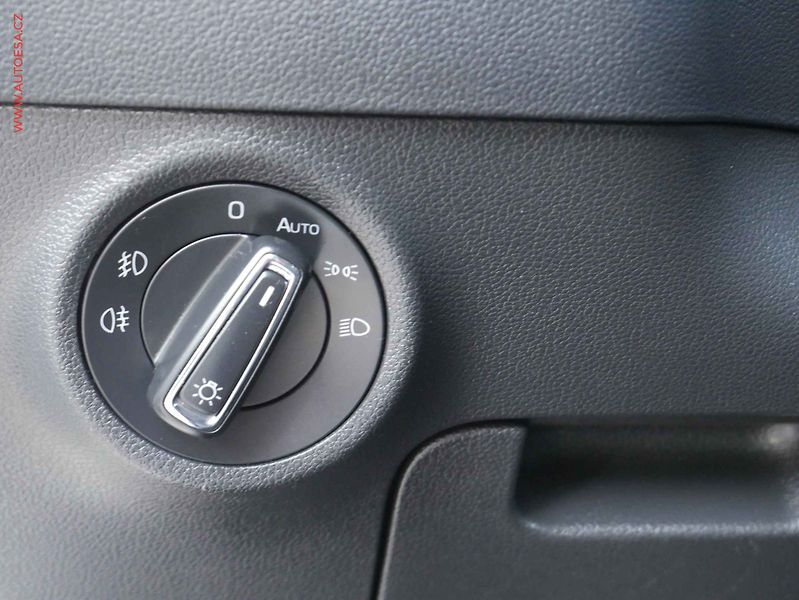 Škoda Karoq (2020) 1.6 TDi, ČR, Style. TZ, navi - fotka 16 z 17