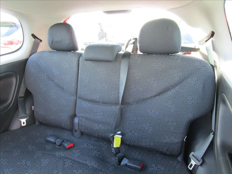 Toyota Yaris 1.0VVT-i Terra KLIMA - fotka 24 z 35