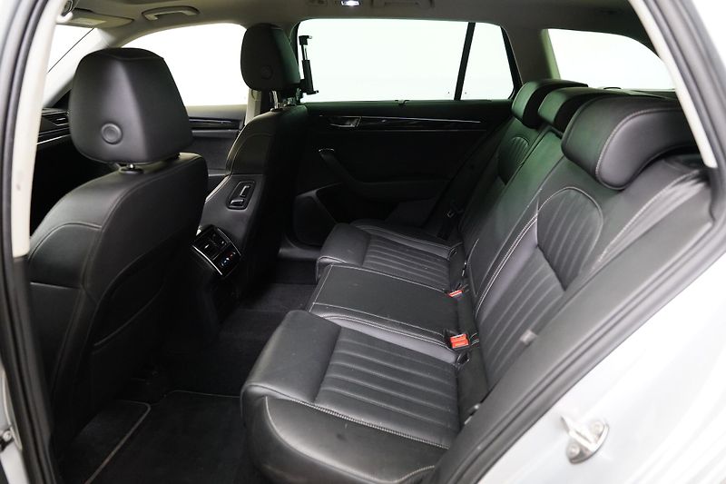 Škoda Superb - fotka 26 z 28