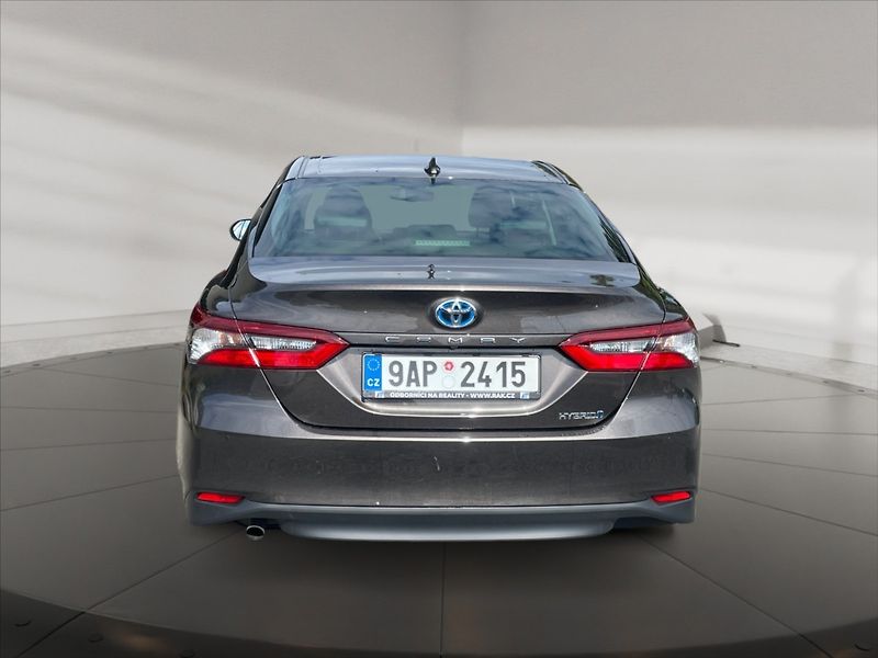 Toyota Camry 2,5 Hybrid Prestige AT - fotka 5 z 11