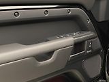 Land Rover Defender (2026) OCTA BLACK AWD AUT - náhled 37