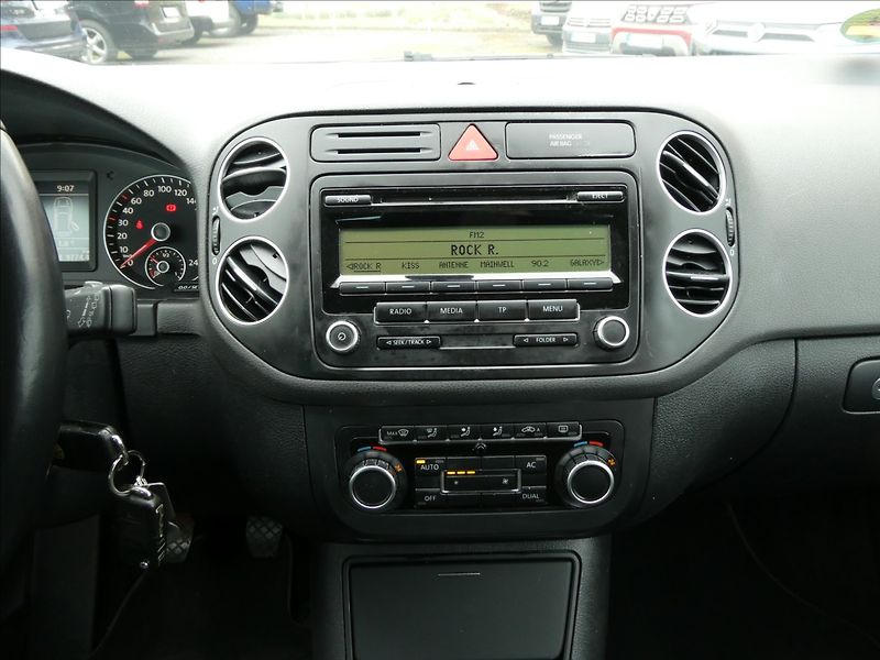 Volkswagen Golf Plus 1,4 TSi 90W digi.klima - fotka 22 z 31