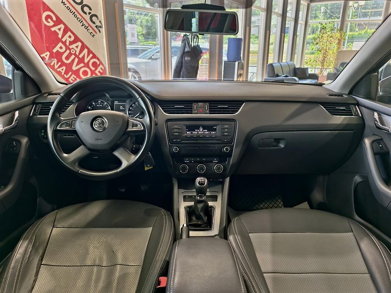Škoda Octavia KOMBI 1.2 TSi 77kW VÝHŘEVY PDC - fotka 9 z 22