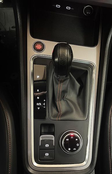 Seat Ateca 2.0TDI 4WD FR DSG, ČR, 1.MAJ. - fotka 21 z 33