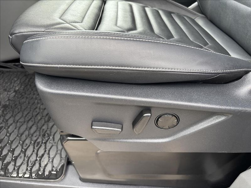 Ford Tourneo Custom 2,5 PHEV 171kW Titanium X L1 - fotka 33 z 59