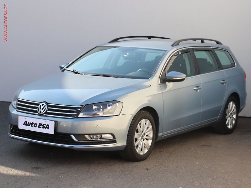 Volkswagen Passat (2012) 1.6 TDi, navi, autoAC - fotka 3 z 3