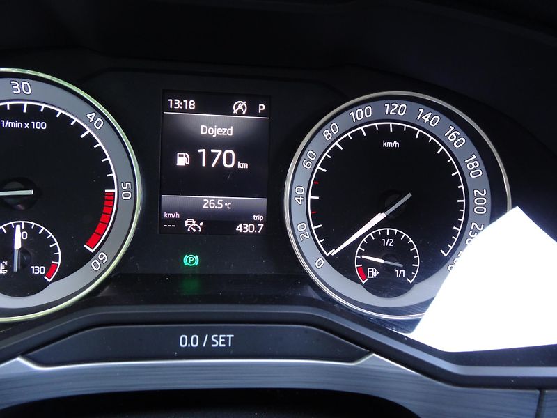 Škoda Superb 2.0TDi DSG Taž.zař. Plná nádrž - fotka 14 z 41