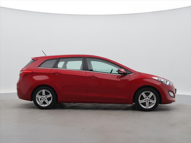 Hyundai i30 1,6 GDI 99kW Trikolor Style CZ - fotka 8 z 29