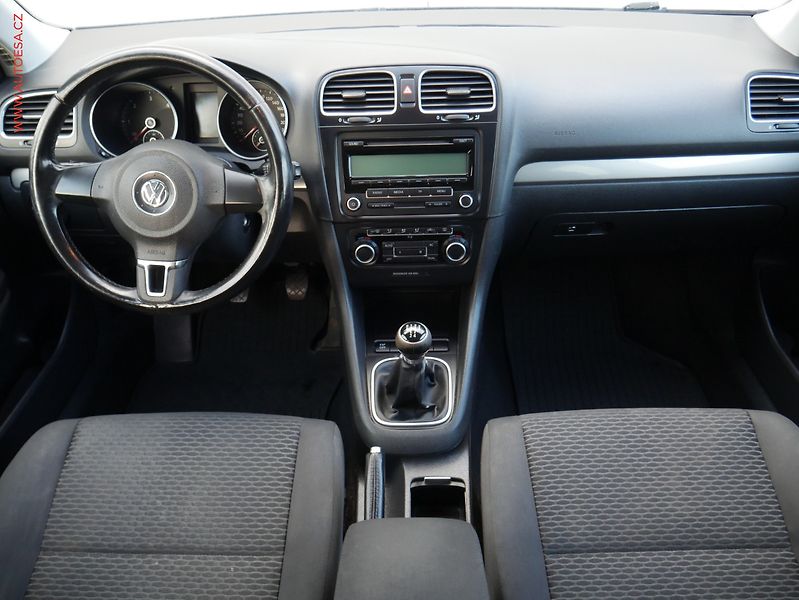Volkswagen Golf (2010) 1.6 TDi, ČR, autoAC, temp - fotka 7 z 18