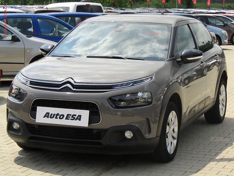 Citroën C4 Cactus (2018) 1.2 PT, ČR, servis.kniha - fotka 3 z 16