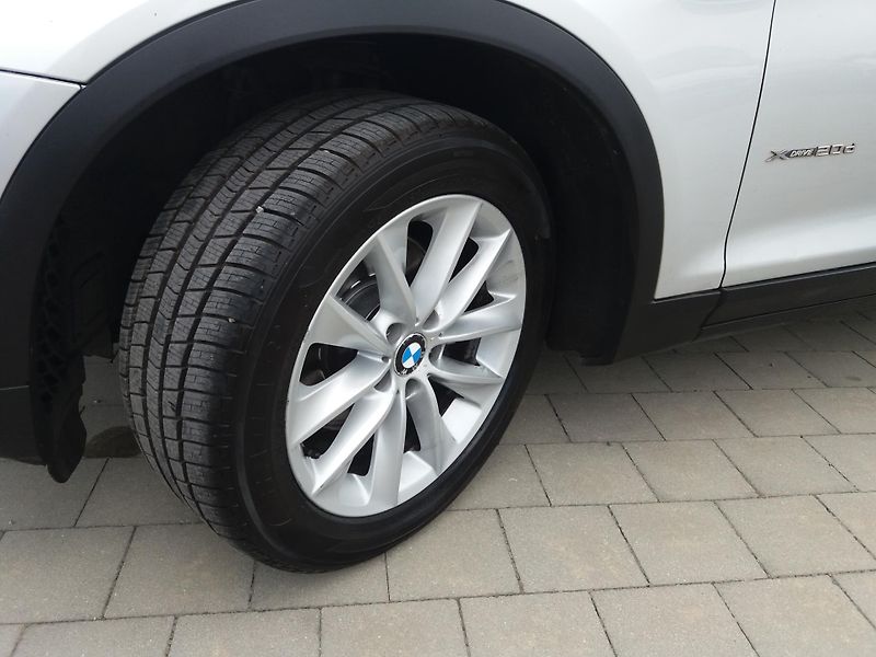 BMW X3 2.0D,4X4,XENONY,PANORAMA,NAVI! - fotka 10 z 28