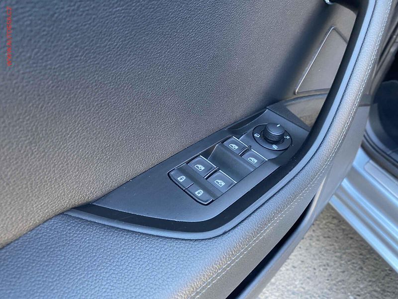 Škoda Superb (2019) 2.0 TSi, Style, DSG, +ALU - fotka 14 z 20