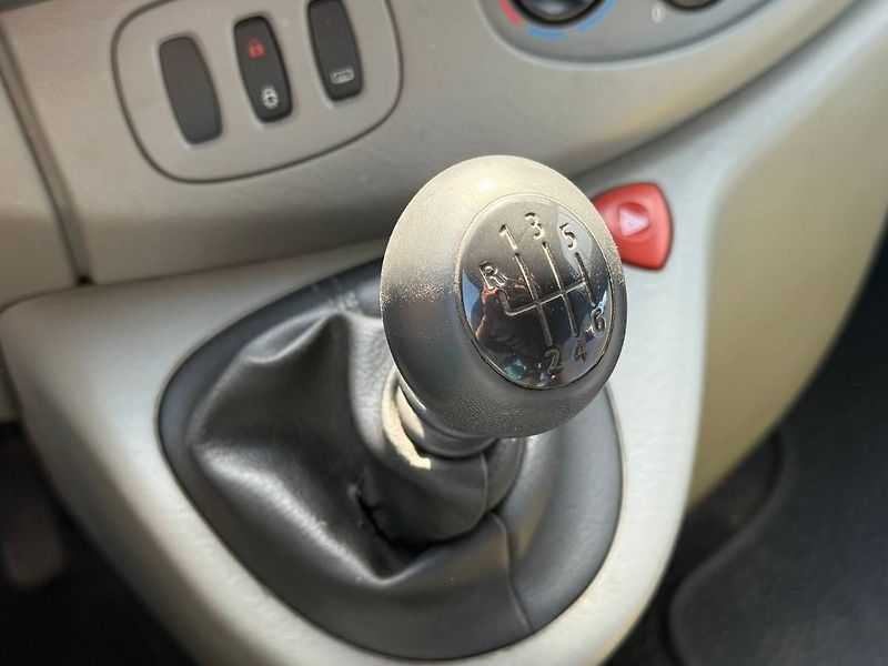 Renault Spider (2012) 2.0 dCi 66 kW Authentique - fotka 15 z 20