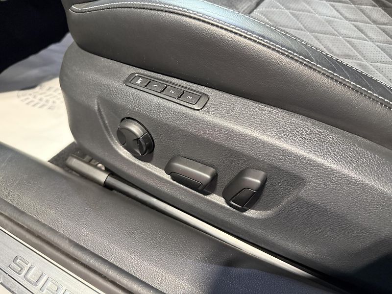 Škoda Superb 2.0 TSI 140kW SportLine DSG - fotka 11 z 15