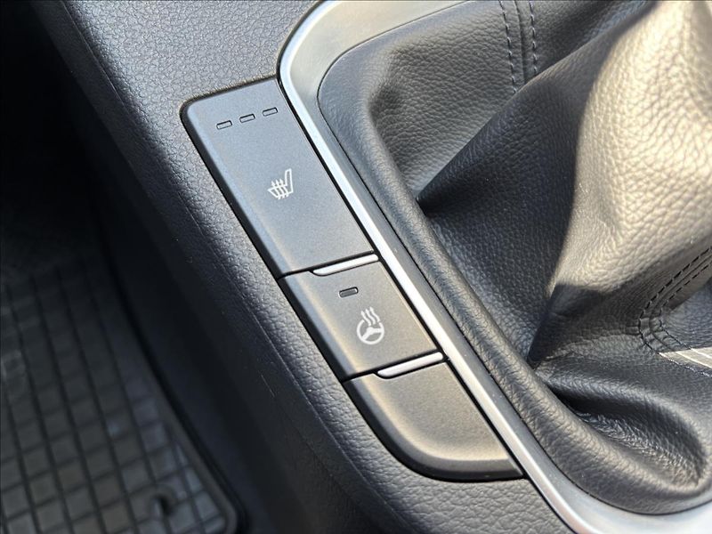 Hyundai i30 1,5 Smart 81kW kombi - fotka 31 z 34