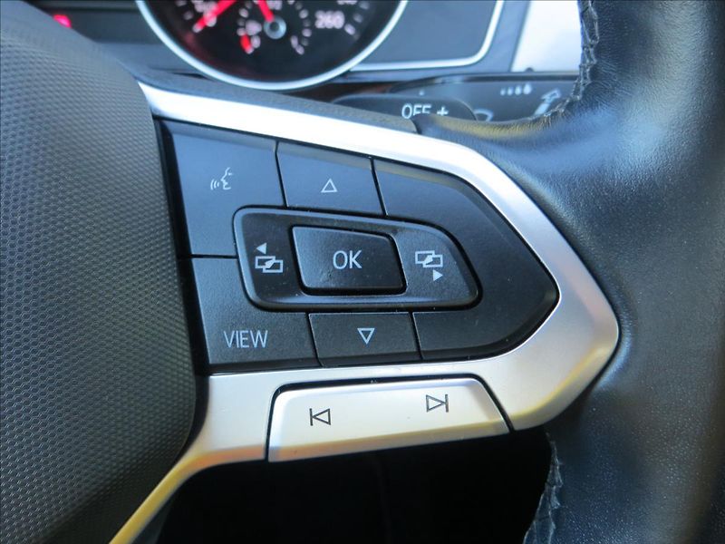 Volkswagen Passat 2,0 TDI 110kW Business ČR - fotka 21 z 26