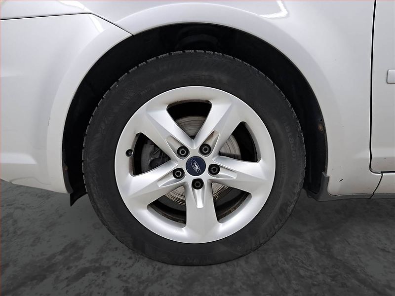 Ford C-MAX (2009) 1.8, Tažné, jezdí výborně - fotka 15 z 17