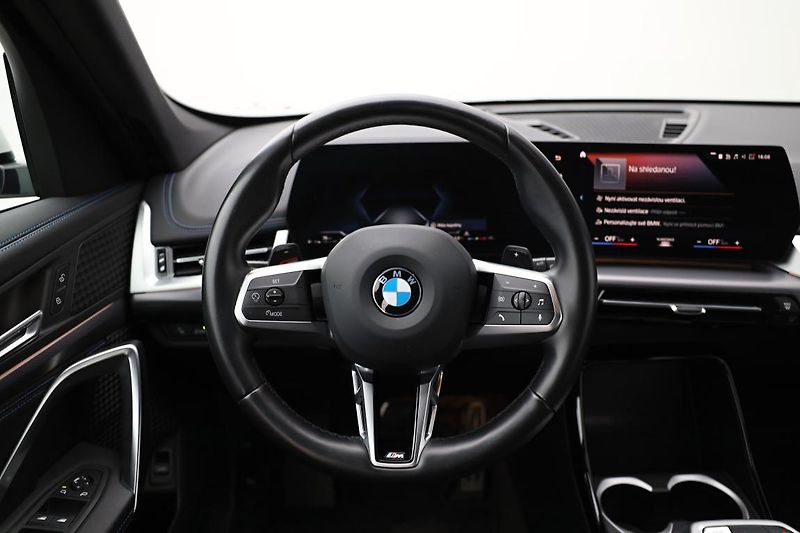 BMW X1 xDrive23i - fotka 12 z 14