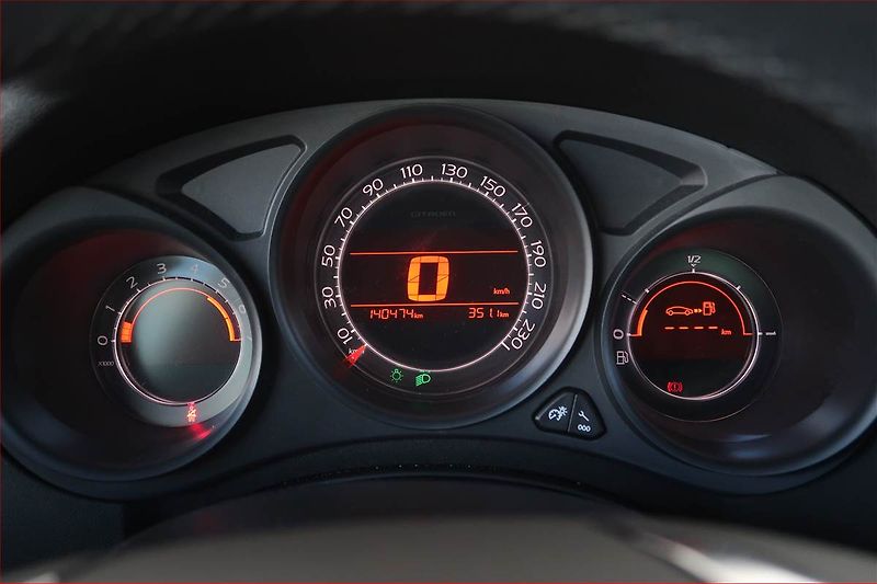 Citroën C4 (2012) 1.6 HDi, Tempomat - fotka 11 z 15