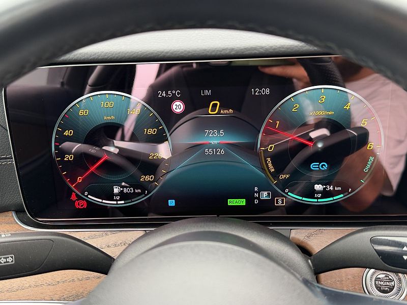 Mercedes-Benz Třídy E E 300de 4MATIC - fotka 19 z 39