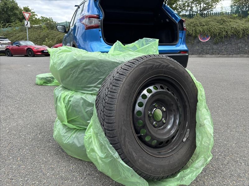 Nissan Juke 1,0 DIG-T Tekna ZÁRUKA CARPLAY - fotka 35 z 45