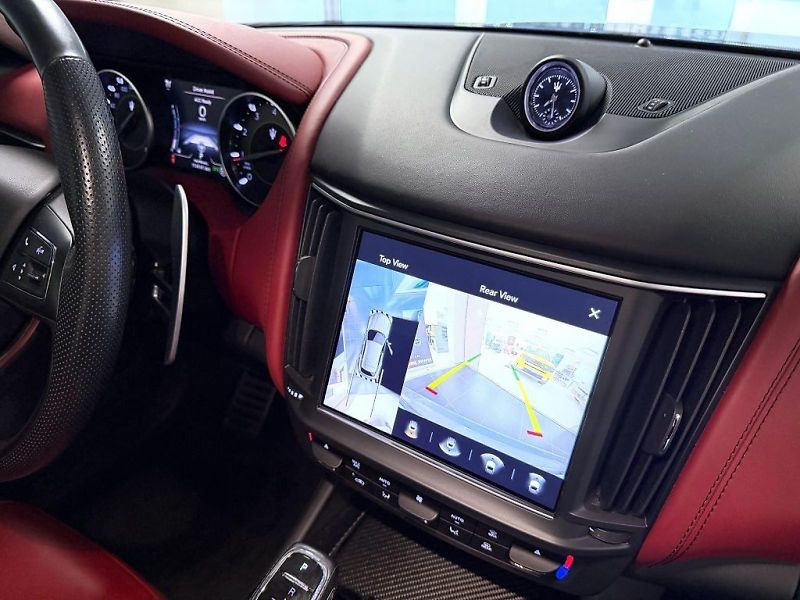 Maserati Levante (2022) 2.0 T Hybrid Q4 (4x4) 330k AT8 - fotka 13 z 27