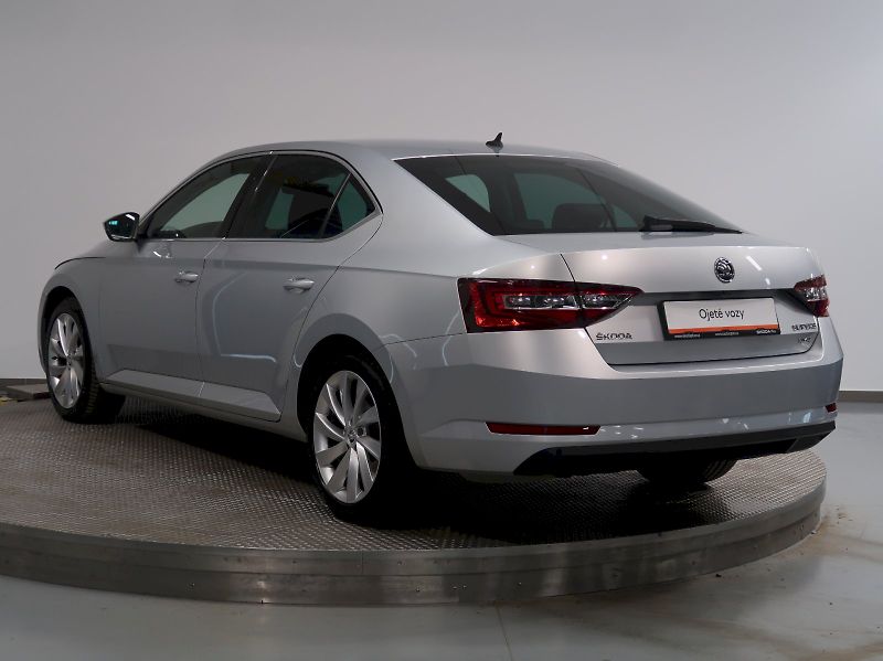 Škoda Superb (2019) STYLE 2.0TDI 140KW 4x4 DSG WEB - fotka 7 z 42