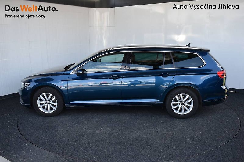 Volkswagen Passat Variant (2023) 1.5TSI 110kW, LED, tažné - fotka 3 z 24