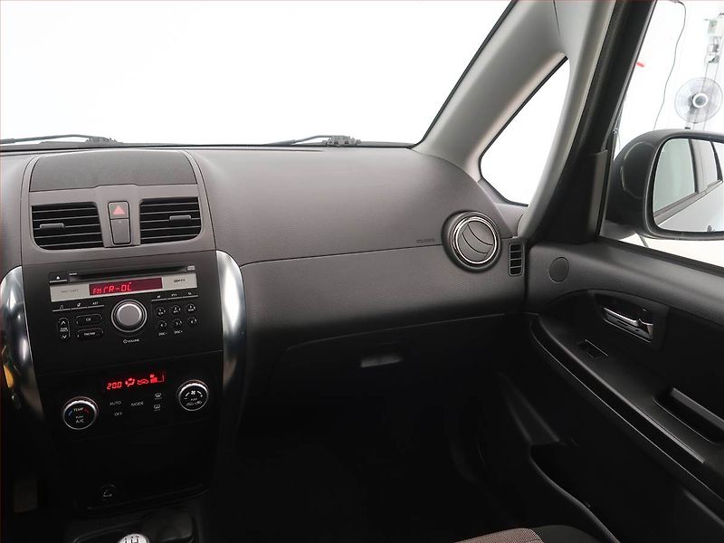 Fiat Sedici (2009) 1.6, 4X4, Serv.kniha - fotka 8 z 15