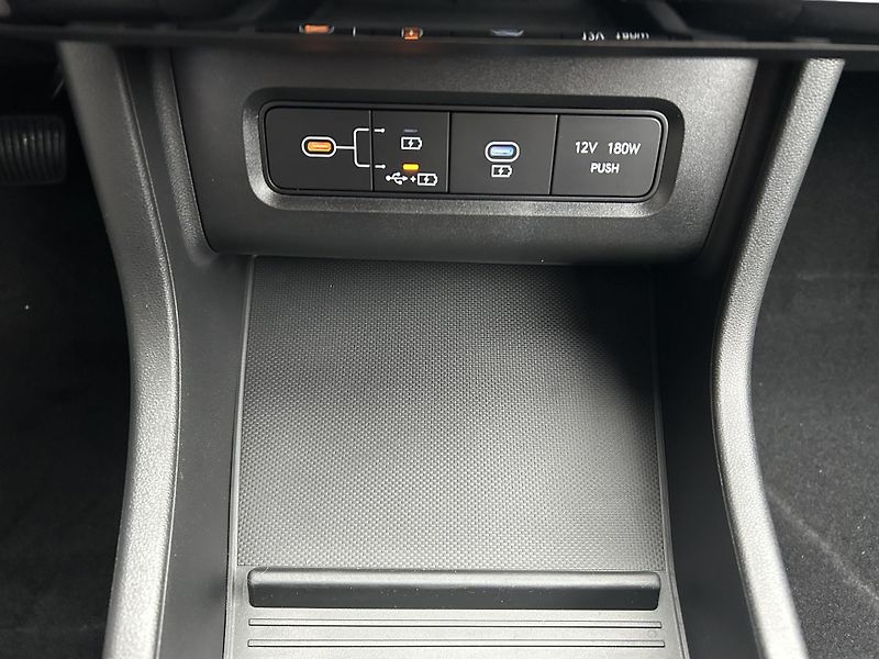 Hyundai Tucson 1,6 T-GDI PHEV 211kW SMART FL - fotka 32 z 34
