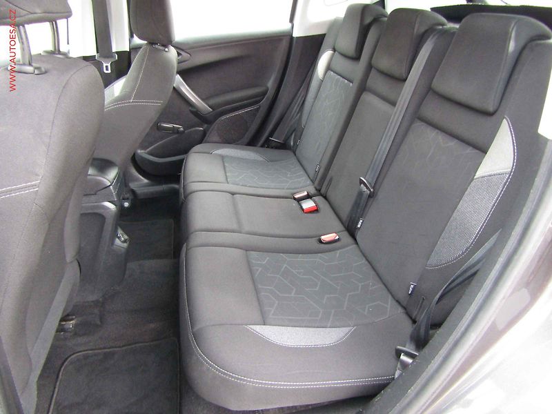Peugeot 2008 (2017) 1.2 VTi, ČR, servis.kniha - fotka 10 z 17