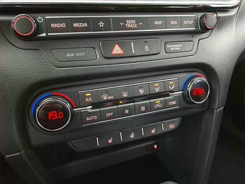 Kia Pro_Ceed (2019) GT-Line 1.4 T-GDI, Automat, ČR - fotka 17 z 23
