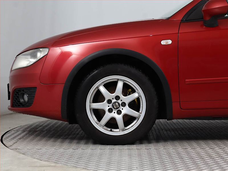 Seat Exeo (2010) 2.0 TDI, Serv.kniha, nová STK - fotka 12 z 13