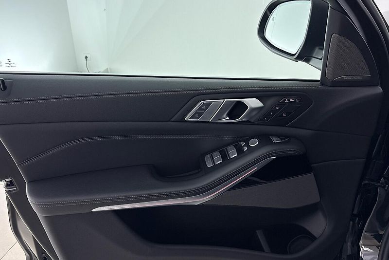 BMW X7 xDrive30d - fotka 18 z 28