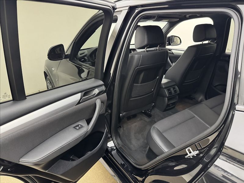 BMW X3 3,0 4X4 M NAVI ROZVODY KAMERA - fotka 37 z 43