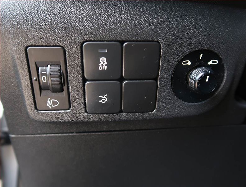 Citroën C-Elysée (2013) Exclusive 1.6 HDi, udržované - fotka 18 z 18