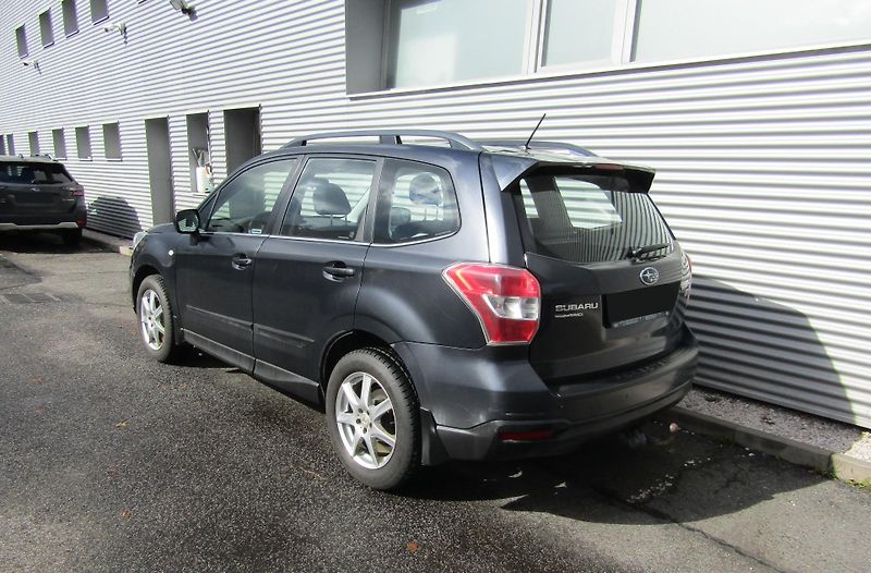 Subaru Forester (2014) 2,0D  6MT 1.maj.ČR plný servis - fotka 4 z 37