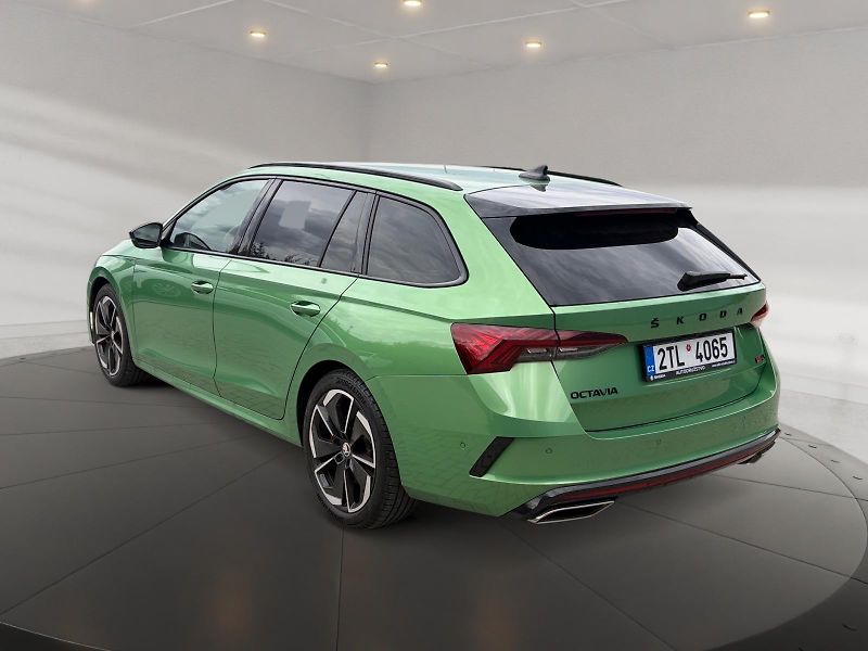 Škoda Octavia (2023) RS 2.0TSI 180kW DSG TAŽNÉ CZ - fotka 4 z 11