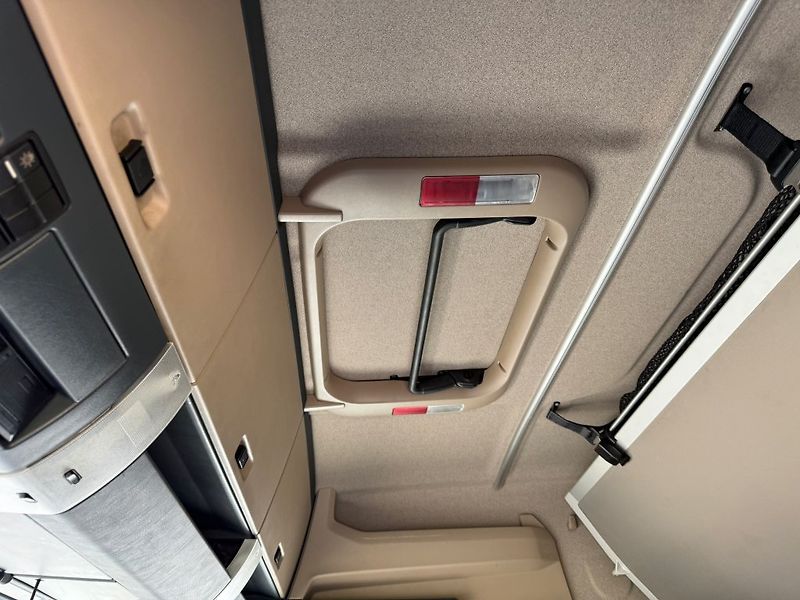 MAN TGX18.460 EURO 6 MEGA/lowdeck - fotka 17 z 19