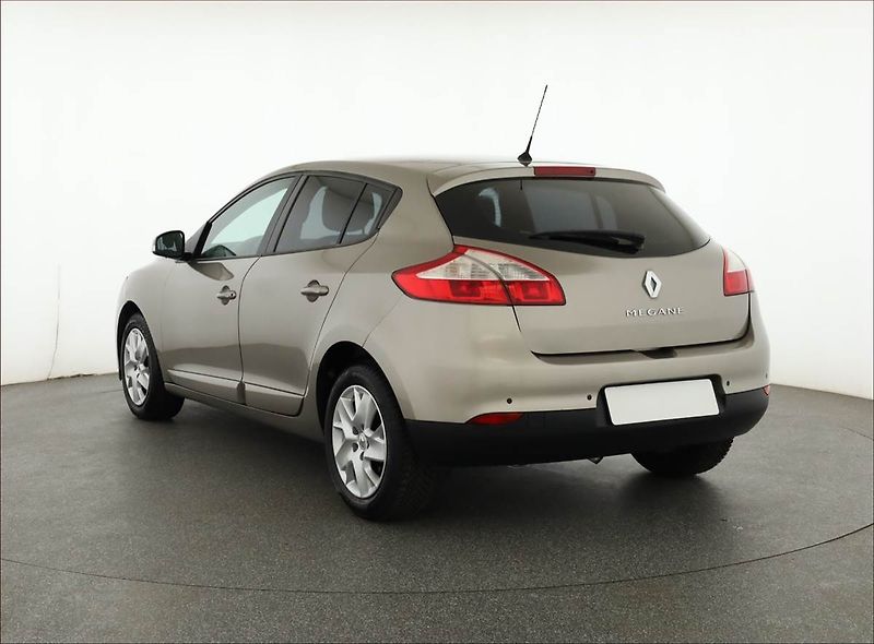 Renault Mégane (2013) 1.6 16V, Tempomat - fotka 4 z 13