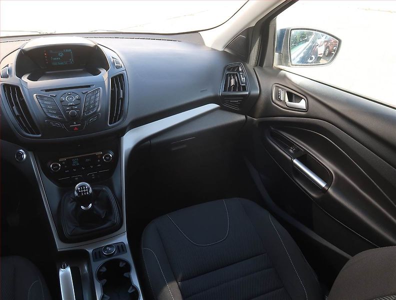 Ford Kuga (2015) Trend 1.5 TDCi, Serv.kniha - fotka 8 z 18