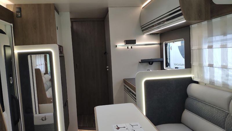 CI Caravans International (2026) MAGIS 67 INTEGRAL 2x skladem  - fotka 12 z 23
