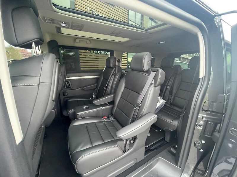 Toyota ProAce Verso 2.2D L2 180k AT VIP Skyview - fotka 30 z 30
